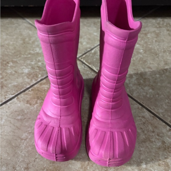 CROCS Fuchsia Kids' Boots - Picture 2 of 6